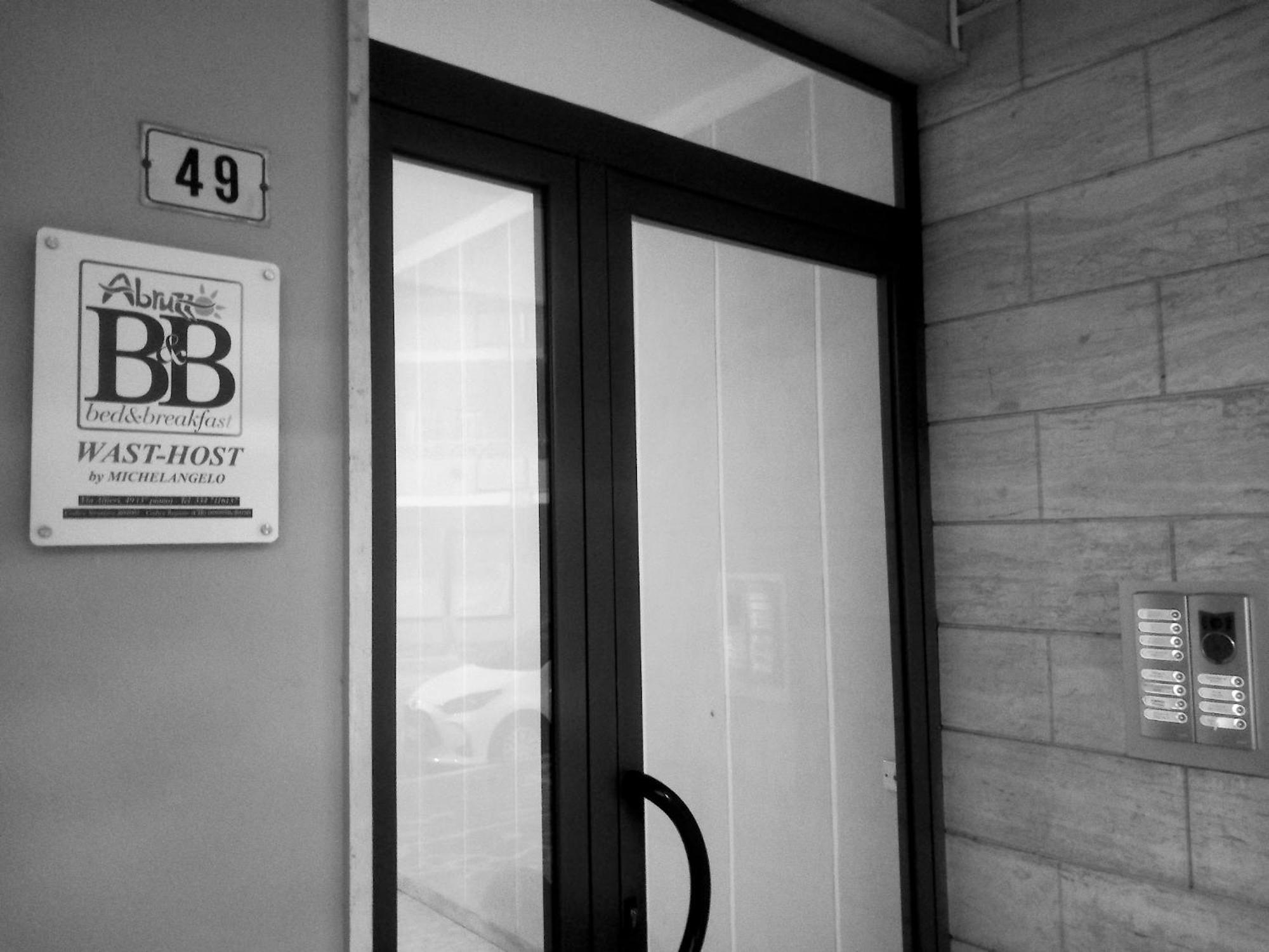Bed and Breakfast Wast-Host By Michelangelo Vasto Zewnętrze zdjęcie