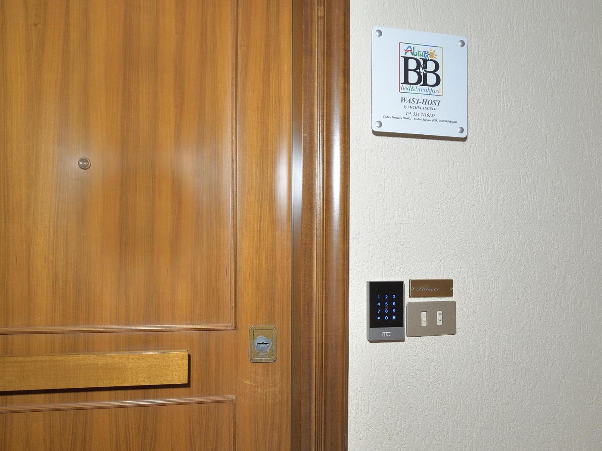Bed and Breakfast Wast-Host By Michelangelo Vasto Zewnętrze zdjęcie